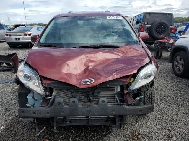 2013 Toyota Sienna XLE