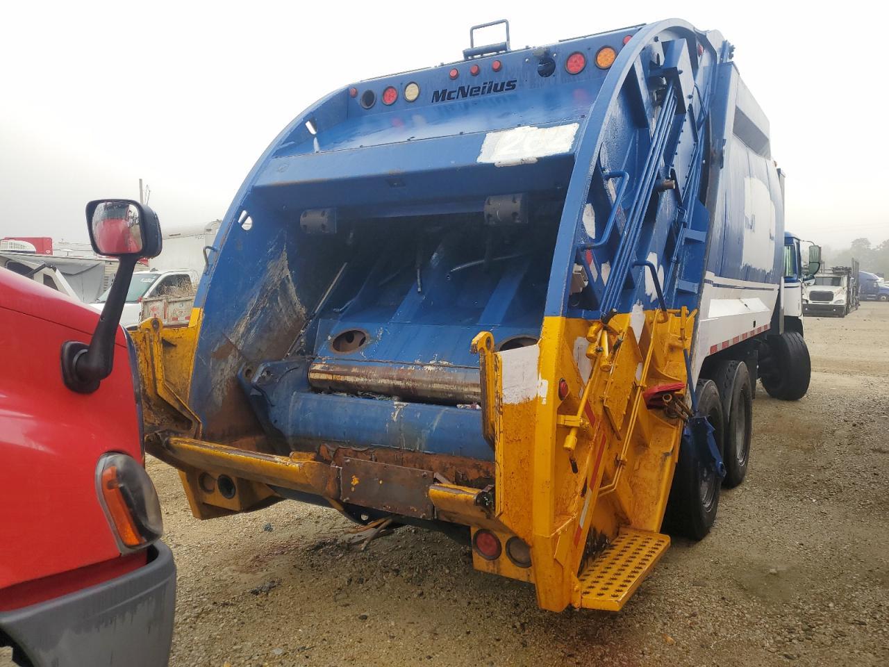 2013 Autocar Llc 2013 Autocar Xpeditor Refuse Truck