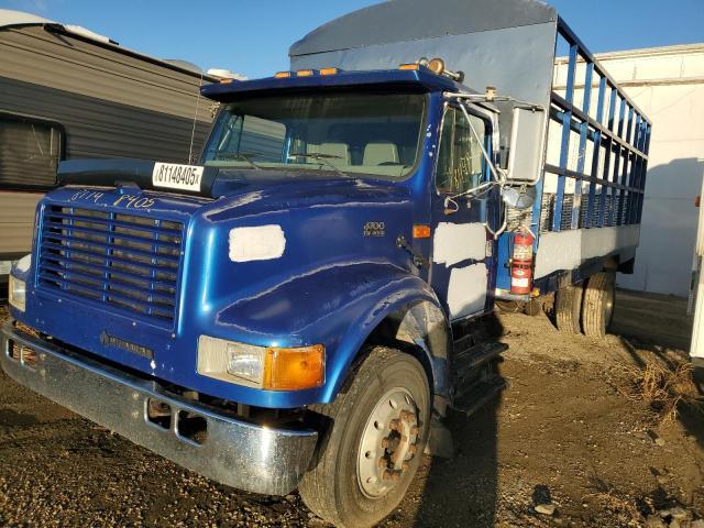 2001 International 4700 Flatbed Truck