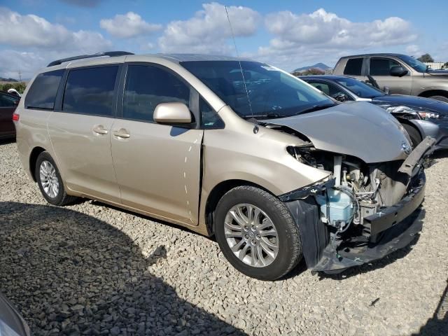 2013 Toyota Sienna XLE