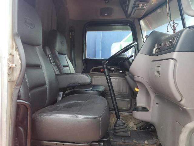 2014 Peterbilt 386 Semi Truck