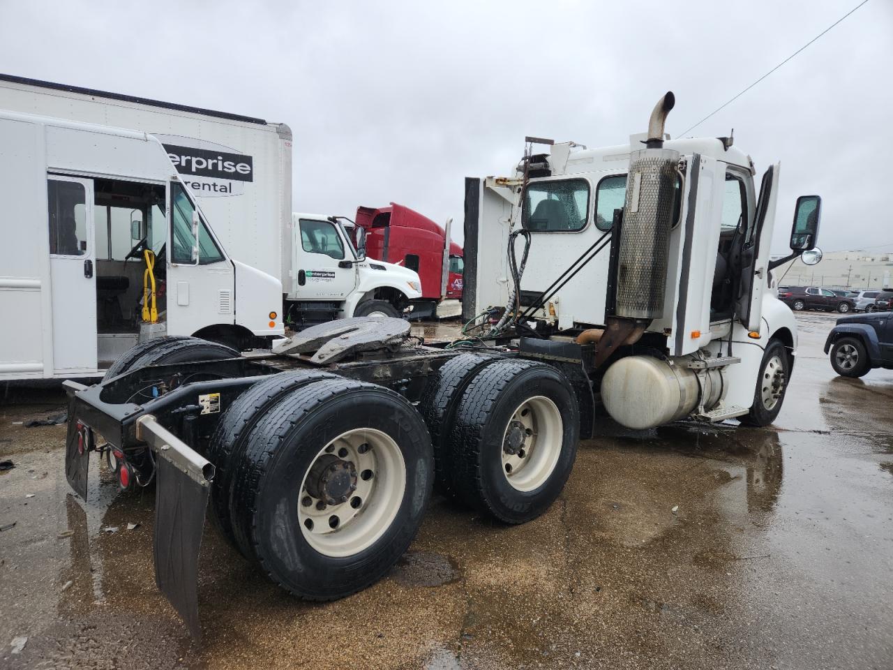 2011 Peterbilt 387 Semi Truck
