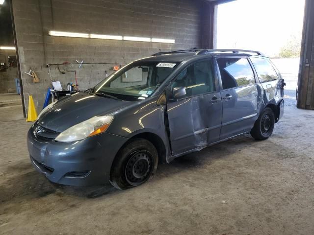 2009 Toyota Sienna CE