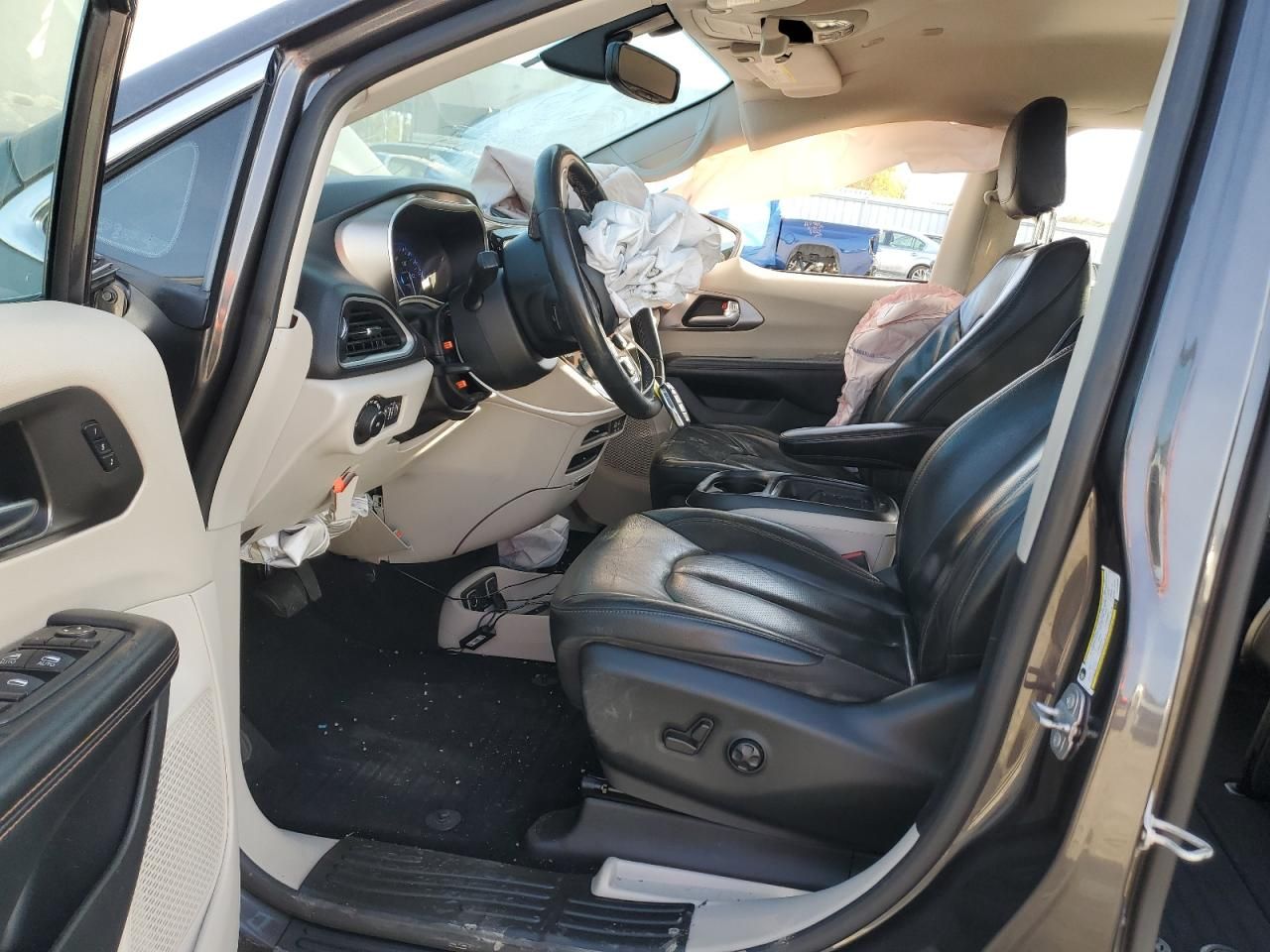 2020 Chrysler Pacifica Touring l