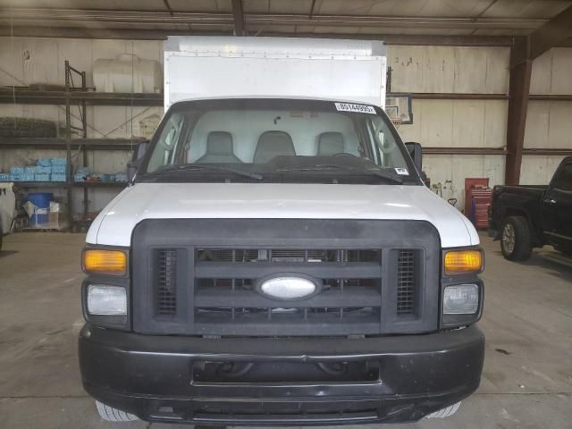 2015 Ford Econoline E350 Super Duty Cutaway Van
