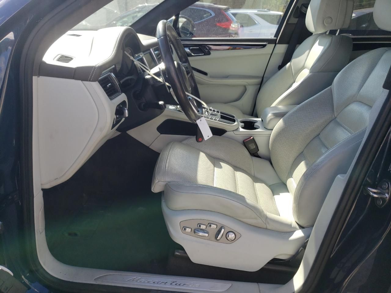 2016 Porsche Macan Turbo