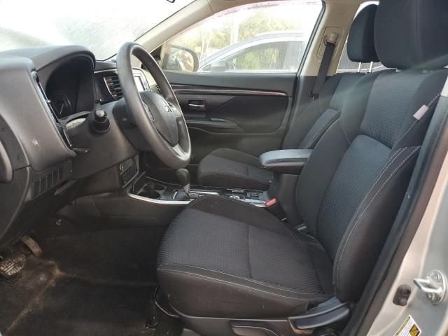 2019 Mitsubishi Outlander SE