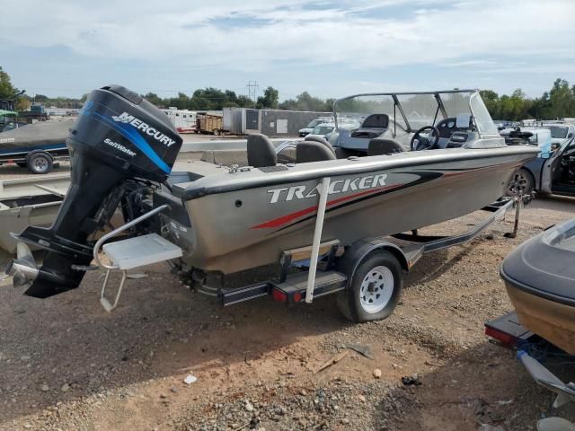 2002 Tracker Boat