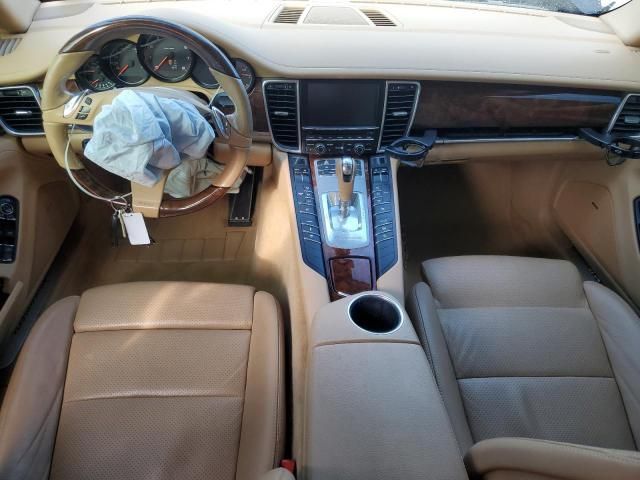 2011 Porsche Panamera 2