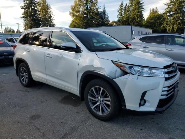 2017 Toyota Highlander SE
