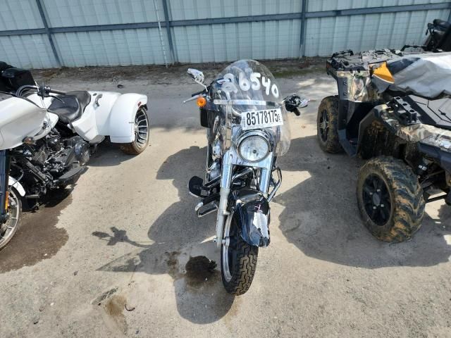 2014 Harley-Davidson FLD Switchback