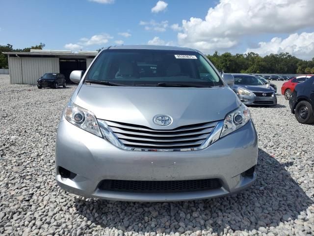 2016 Toyota Sienna LE