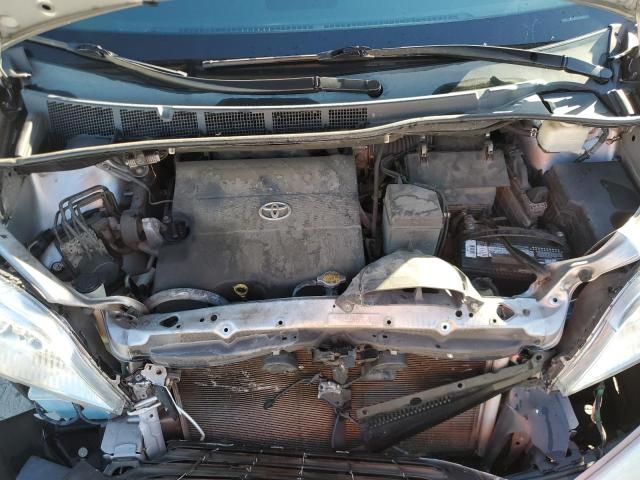 2014 Toyota Sienna LE