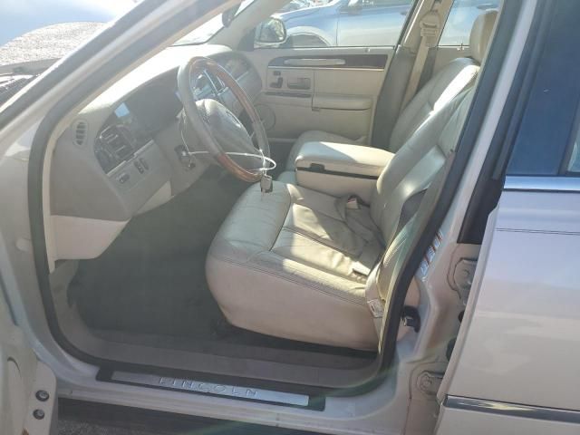 2004 Lincoln Town Car Ultimate
