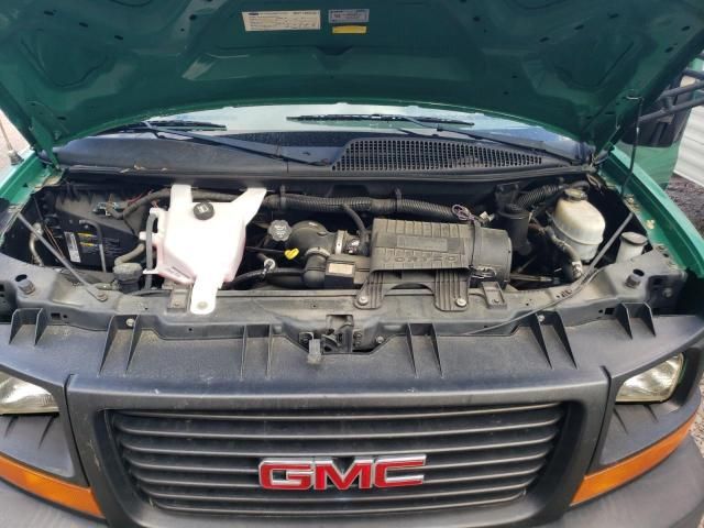 2011 GMC Savana Cutaway G3500