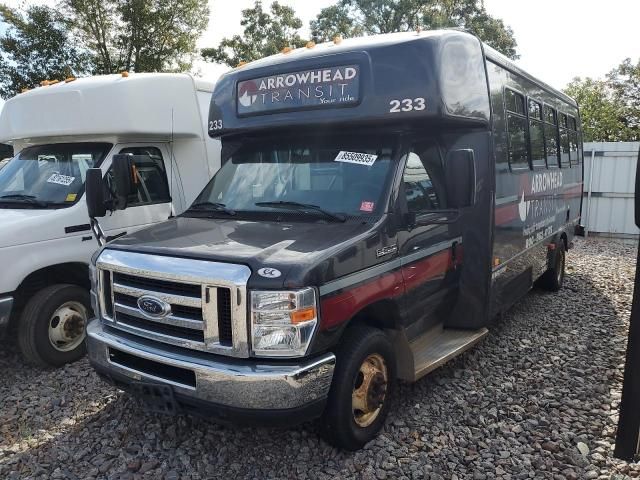 2019 Ford Econoline E450 Super Duty Cutaway Van