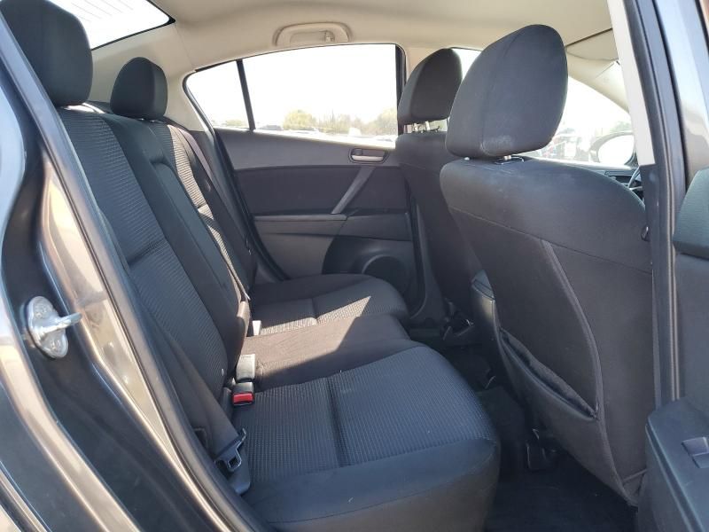 2013 Mazda 3 I