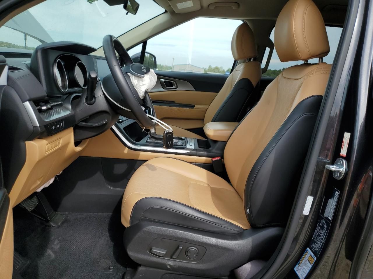 2024 KIA Carnival lx