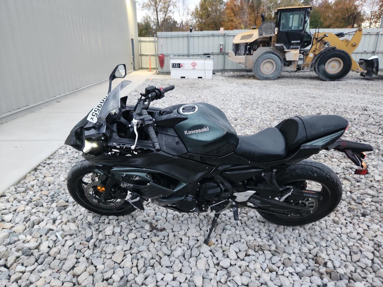 2025 Kawasaki EX650 P