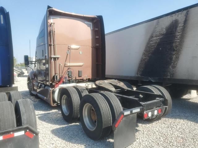 2017 Kenworth T680 Semi Truck