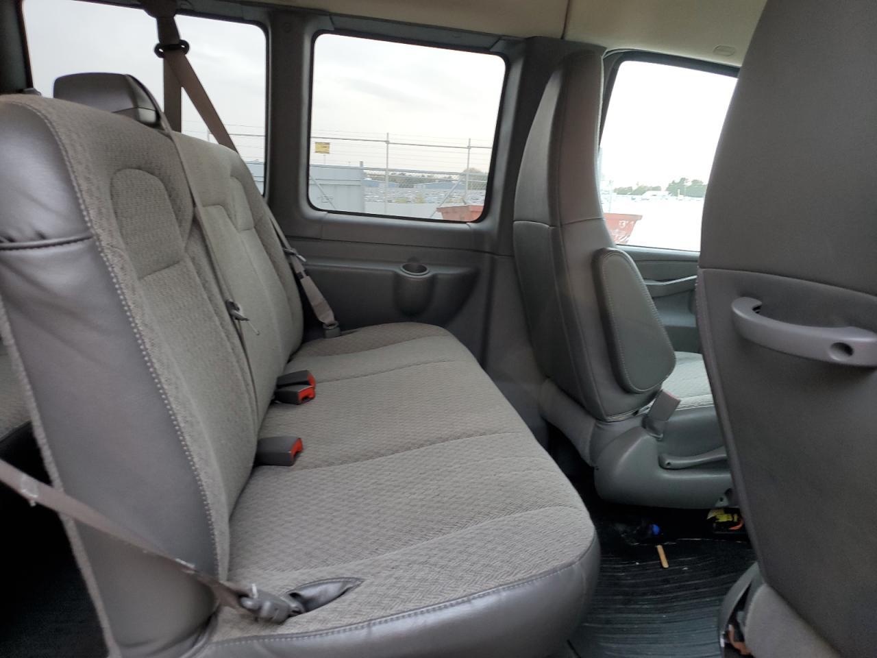 2023 GMC Savana G2500 LS