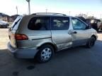 2000 Toyota Sienna le