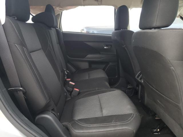 2020 Mitsubishi Outlander es