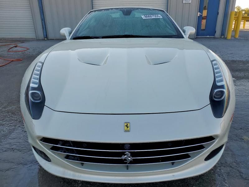 2016 Ferrari California T