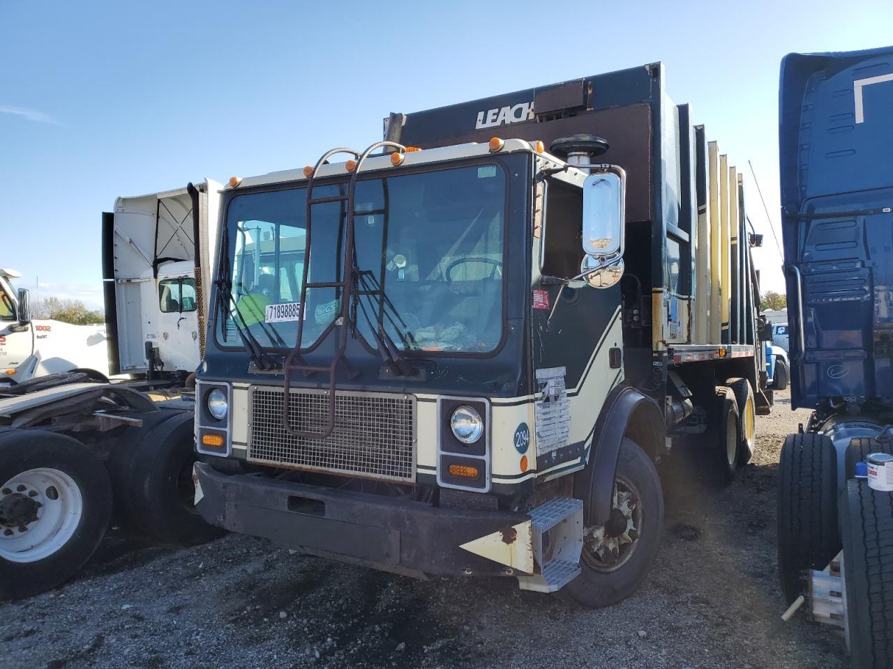 1998 Mack Trailer-Refuse Truck