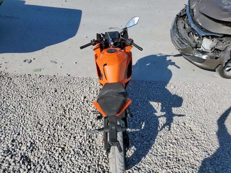 2023 KTM 390 RC
