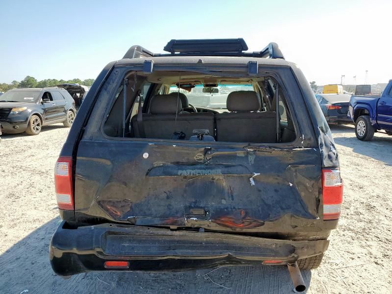 2004 Nissan Pathfinder LE