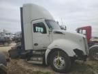 2017 Kenworth T680 Semi Truck