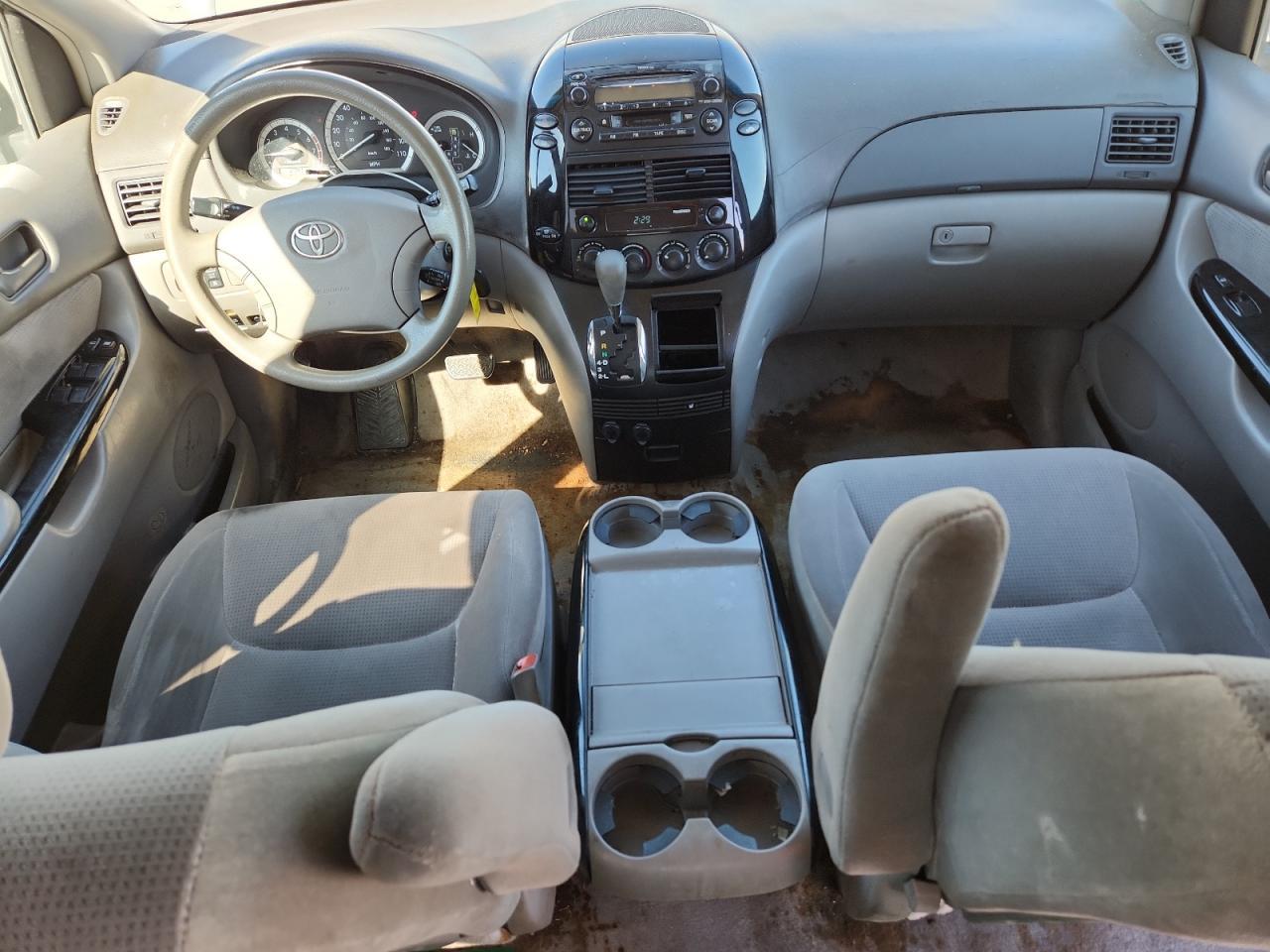 2005 Toyota Sienna ce