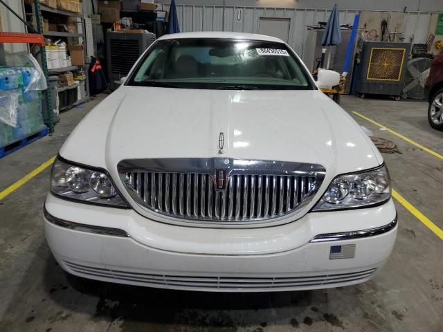 2005 Lincoln Town Car Signature