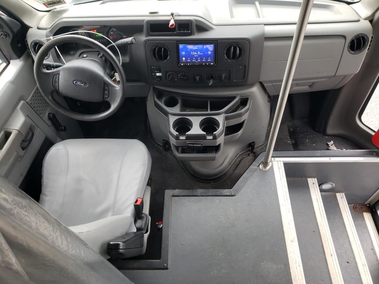 2017 Ford E450 Shuttle Bus