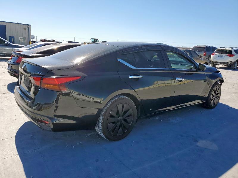 2021 Niss Altima