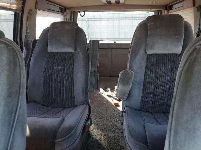 2003 GMC Safari XT