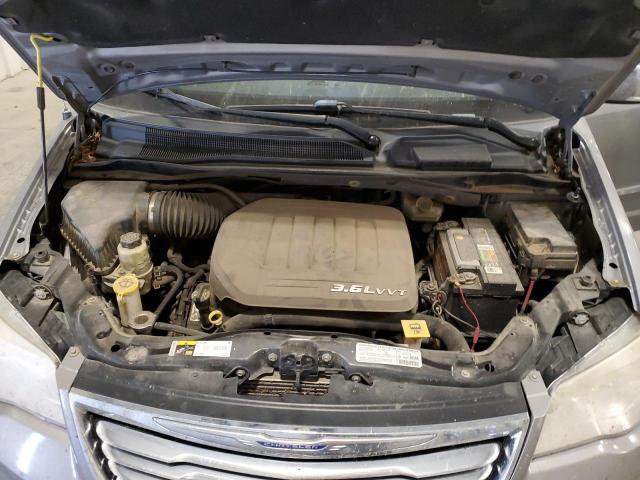 2013 Chrysler Town & Country Touring l