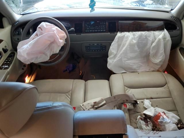 1999 Lincoln Town Car Signature