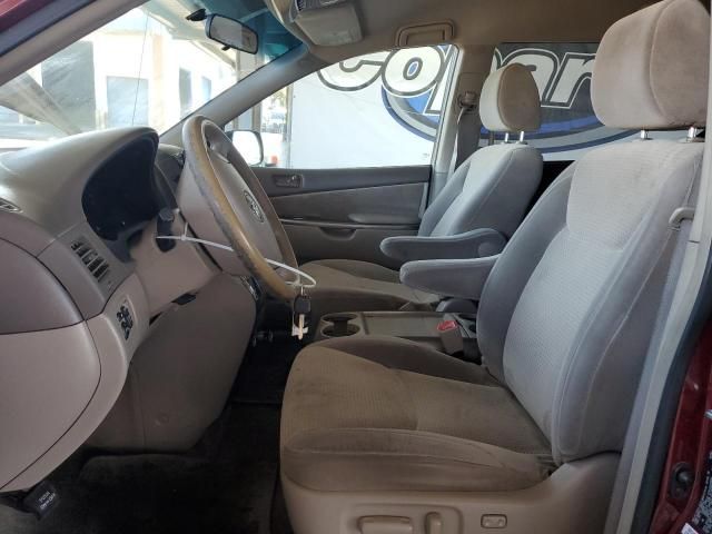 2009 Toyota Sienna CE