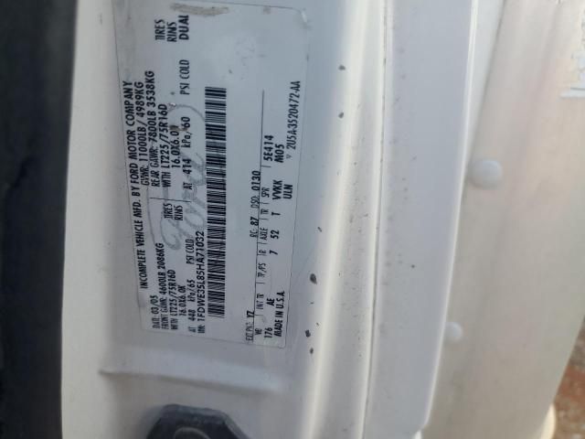 2005 Ford Econoline E350 Super Duty Cutaway Van