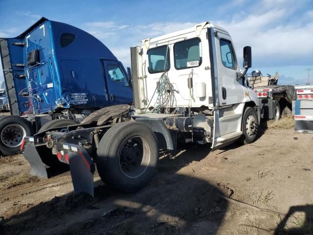 2017 Freightliner Cascadia 1-Trucks Semi Truck
