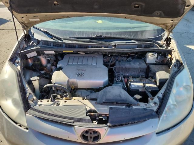2009 Toyota Sienna LE