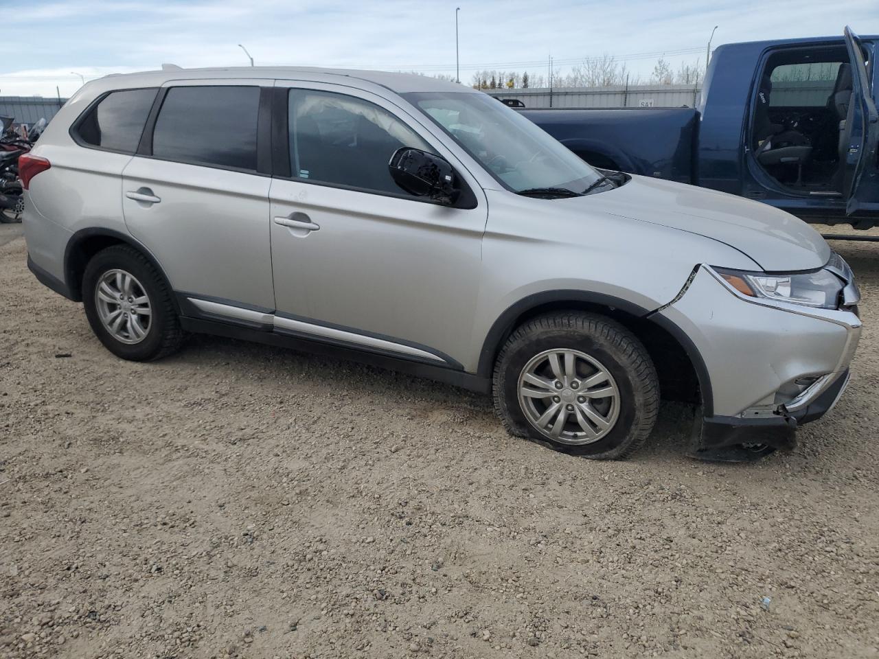 2020 Mitsubishi Outlander es