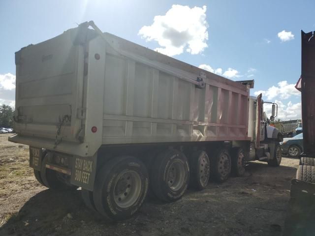 2016 Mack GU700 Dump Truck