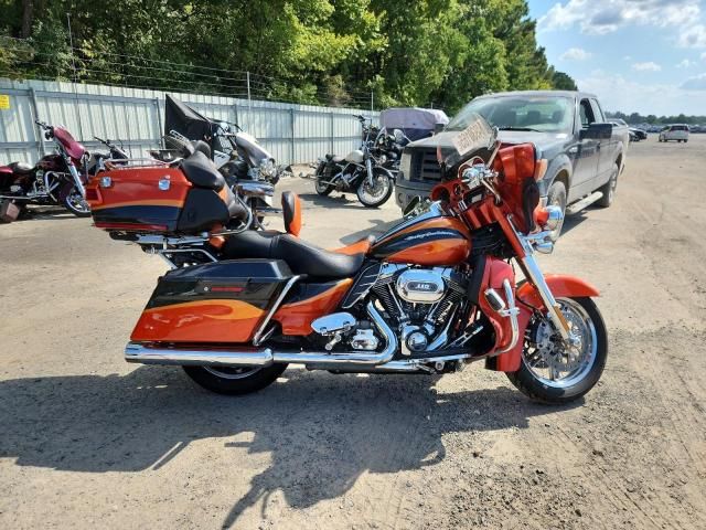 2013 Harley-Davidson Flhtcuse CVO Ultra Classic Electra Glide