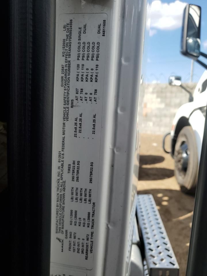 2022 Mack Anthem Semi Truck