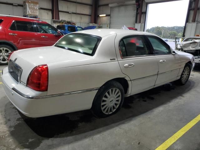 2005 Lincoln Town Car Signature
