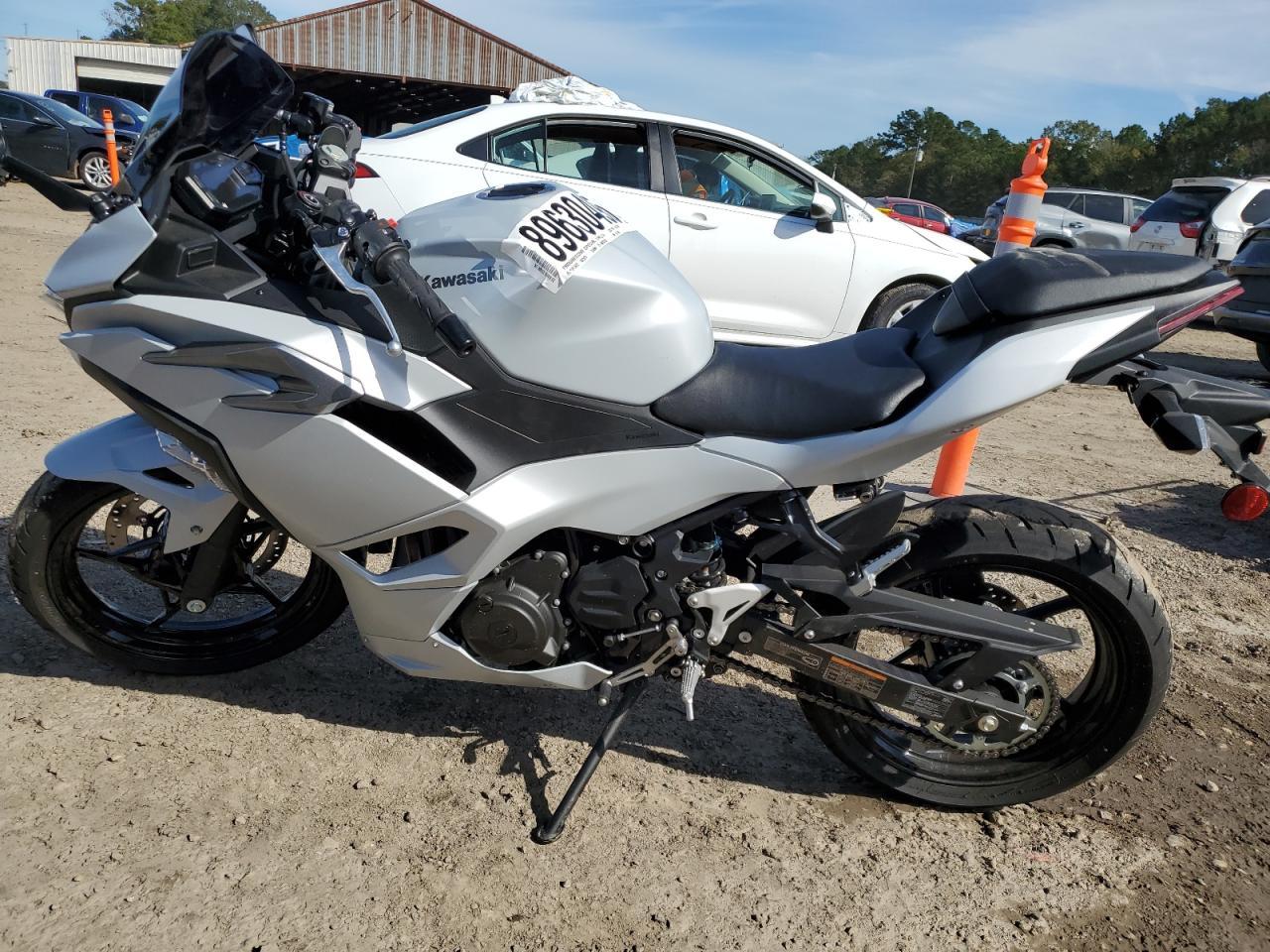 2025 Kawasaki EX500