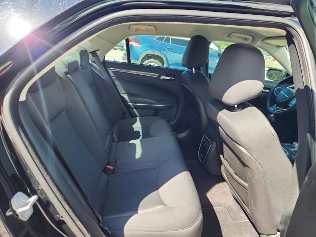 2018 Chrysler 300 Touring